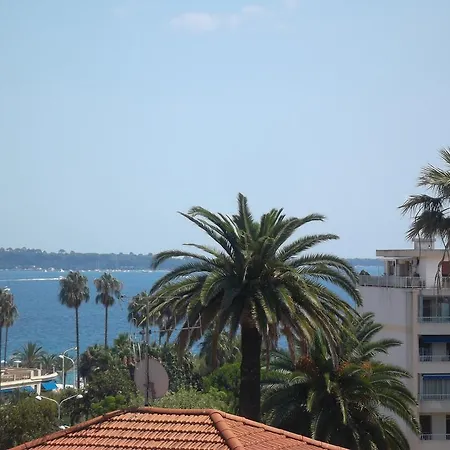 Palais Bel Azur * كان